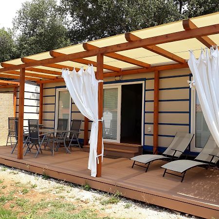 Grand Veles Camp Hotel Banjole Exterior photo
