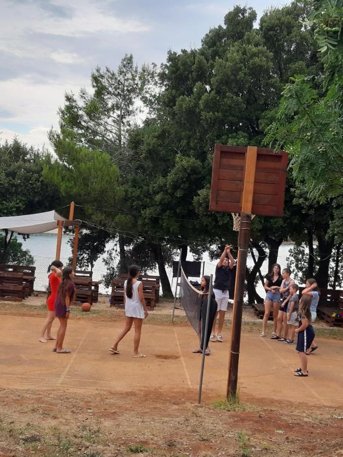 Grand Veles Camp Hotel Banjole Exterior photo