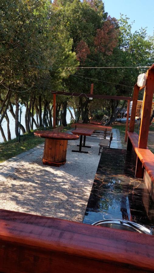 Grand Veles Camp Hotel Banjole Exterior photo