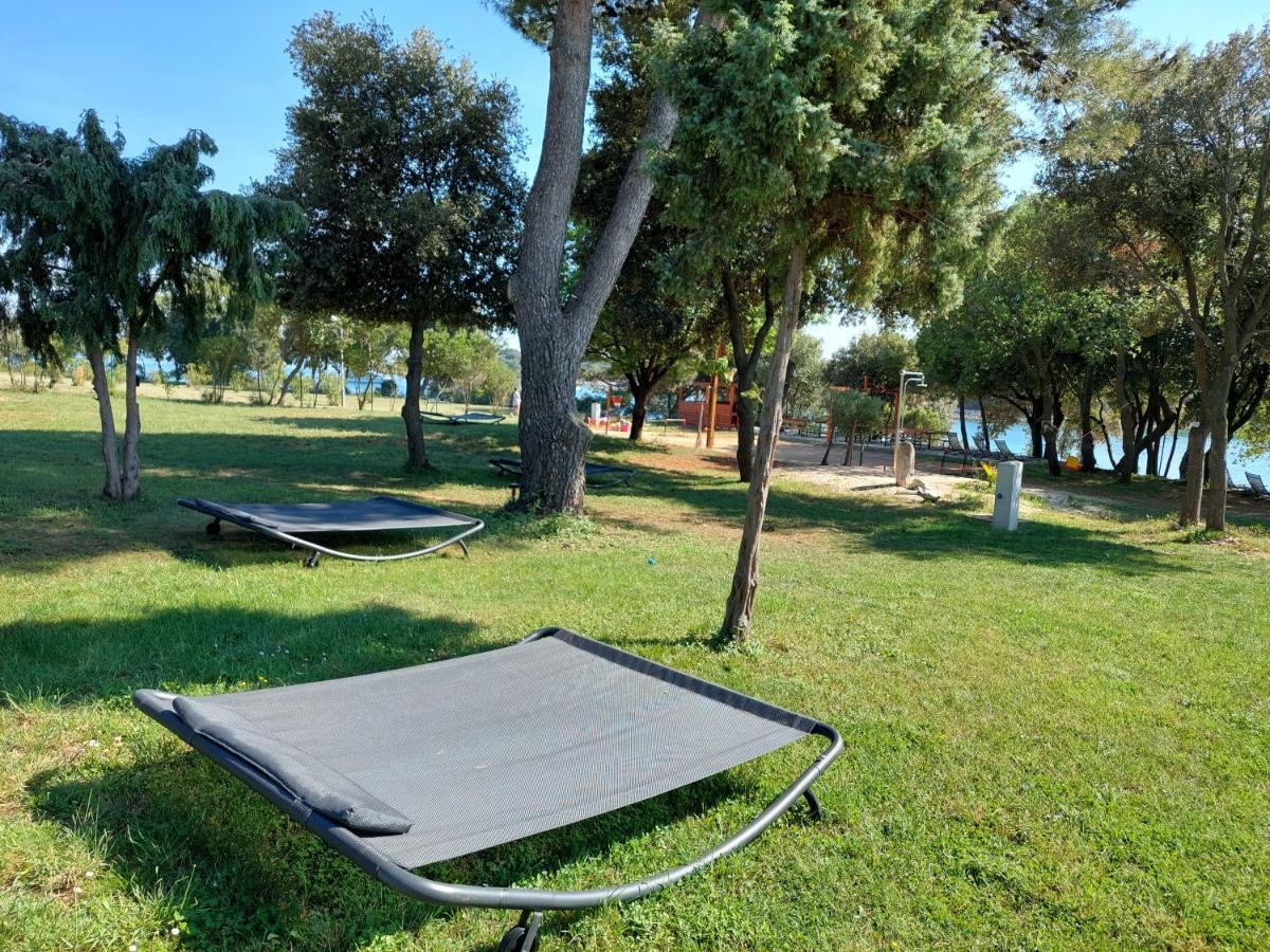 Grand Veles Camp Hotel Banjole Exterior photo