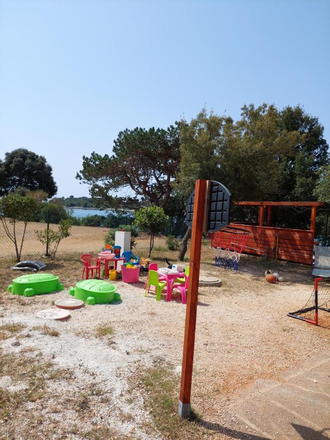 Grand Veles Camp Hotel Banjole Exterior photo