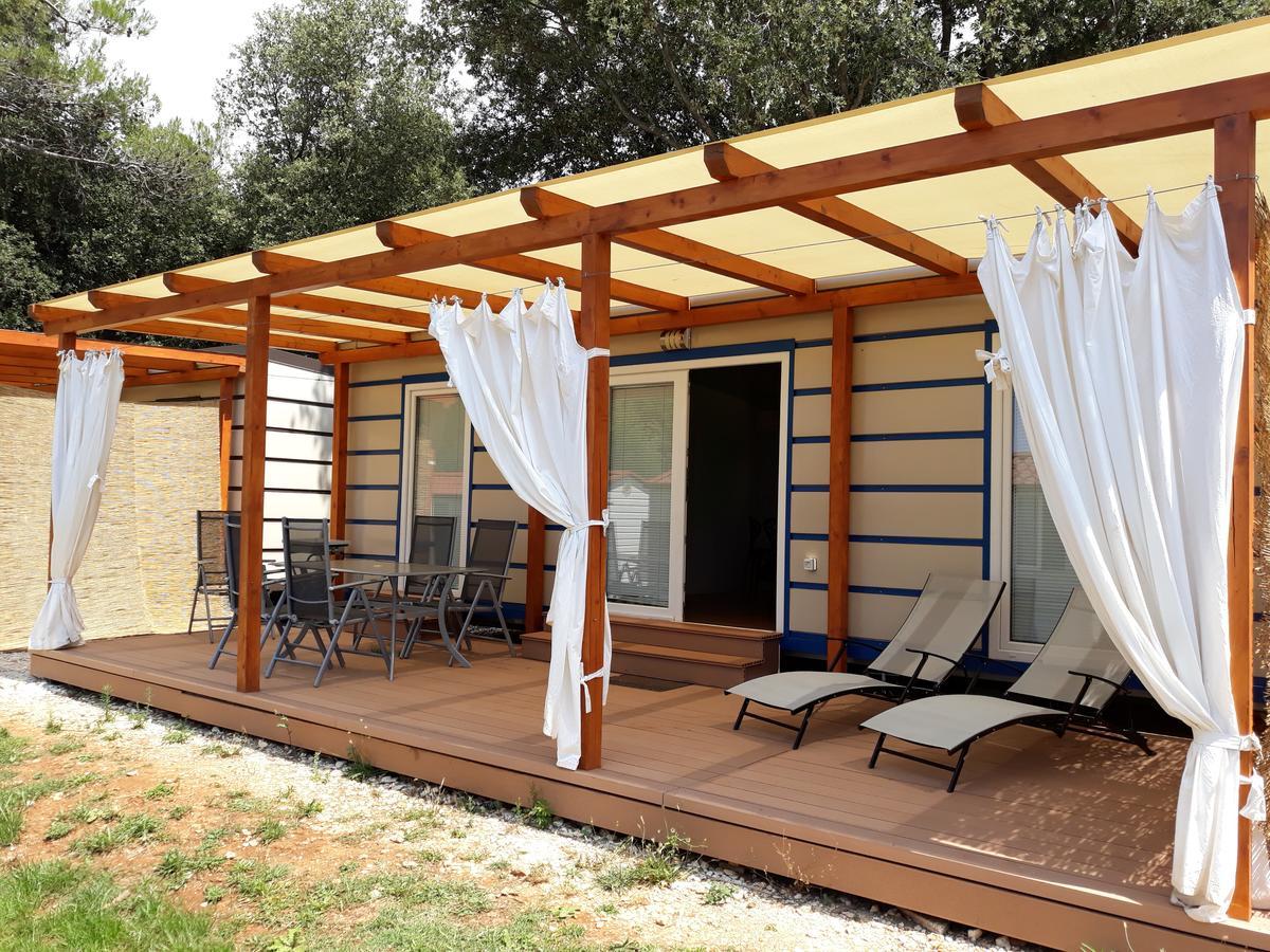 Grand Veles Camp Hotel Banjole Exterior photo