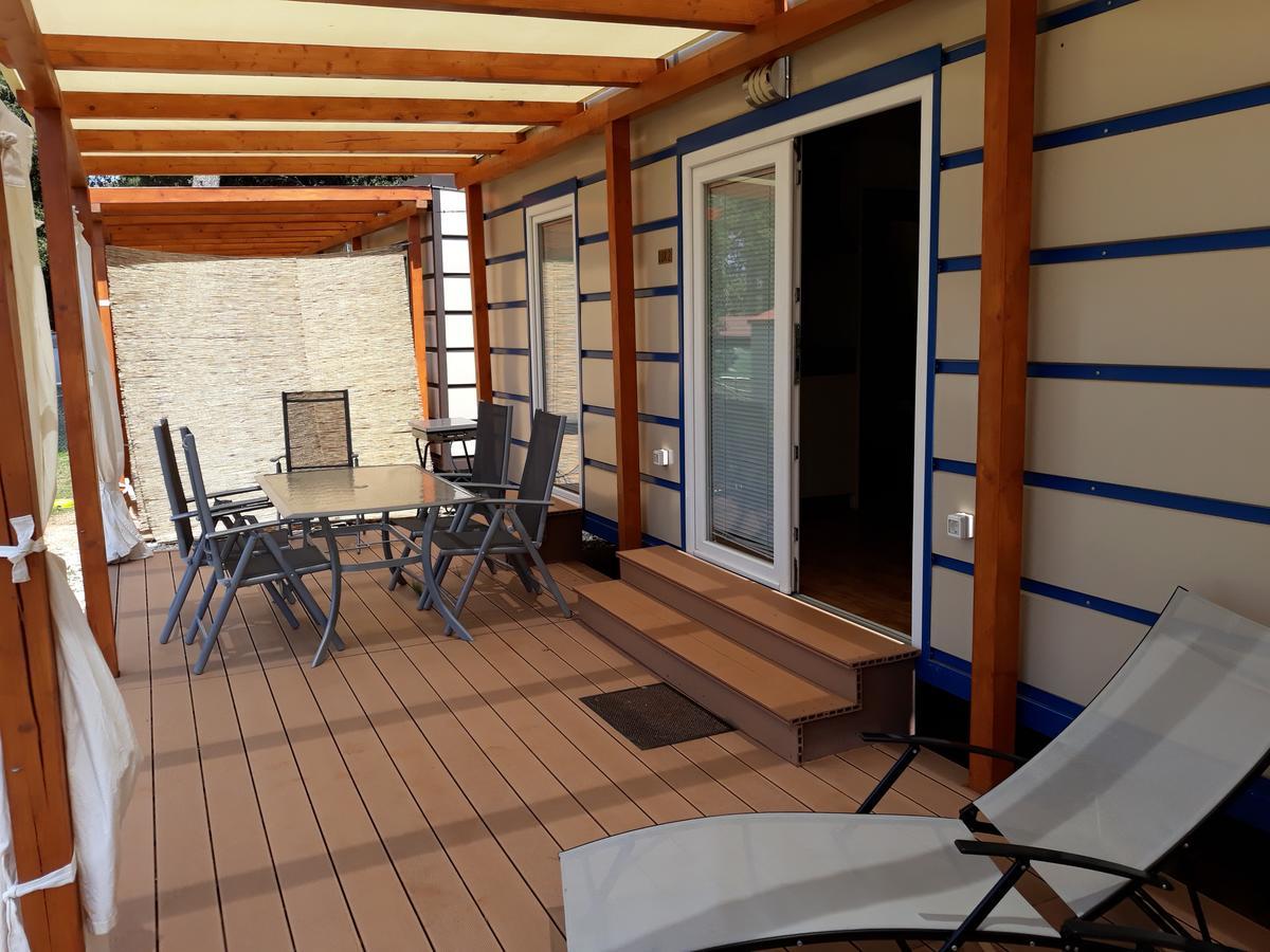 Grand Veles Camp Hotel Banjole Exterior photo