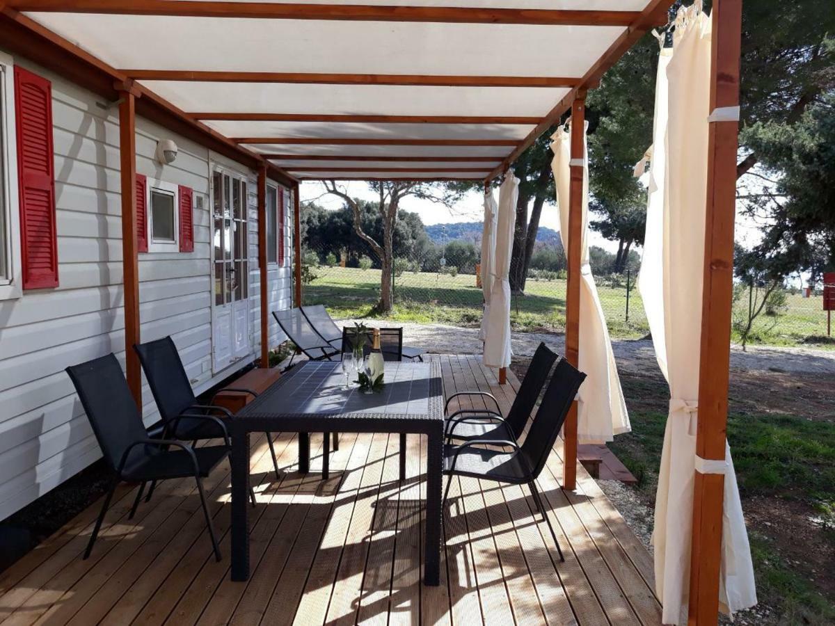 Grand Veles Camp Hotel Banjole Exterior photo